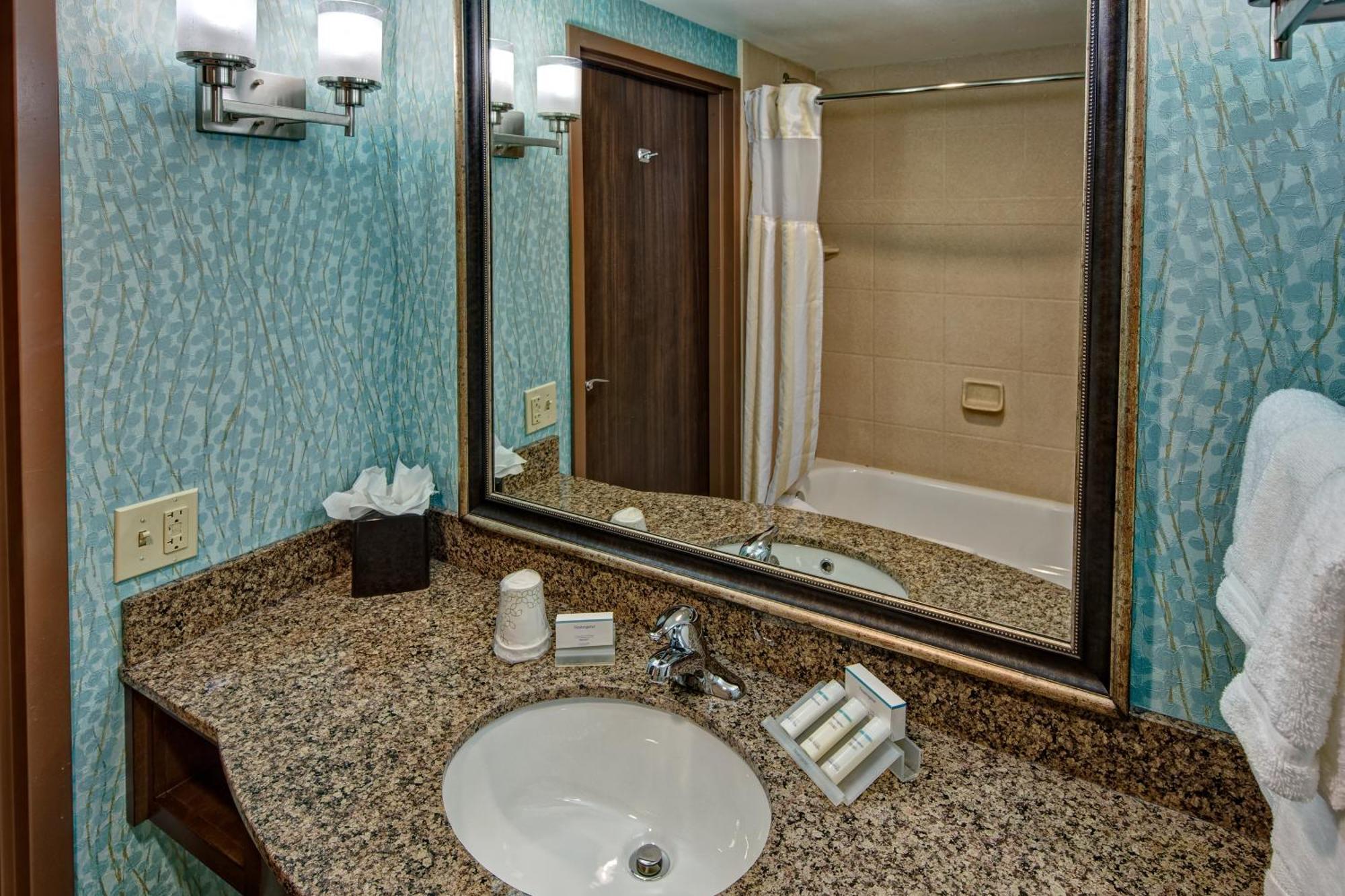 Hilton Garden Inn Midtown Tulsa Dış mekan fotoğraf